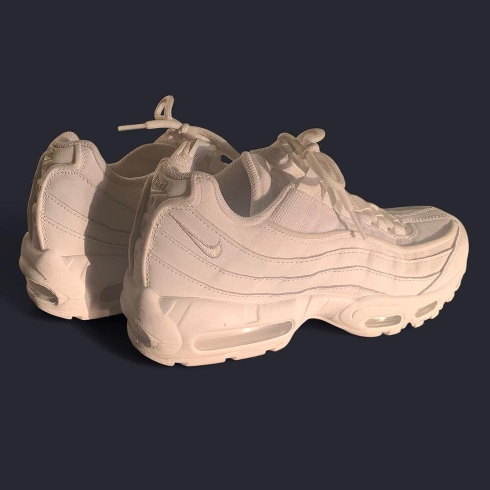 White Nike Air Max 95 Essential Trainers